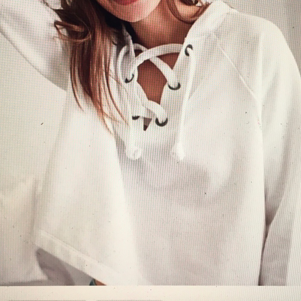 American Eagle white hooded sweater